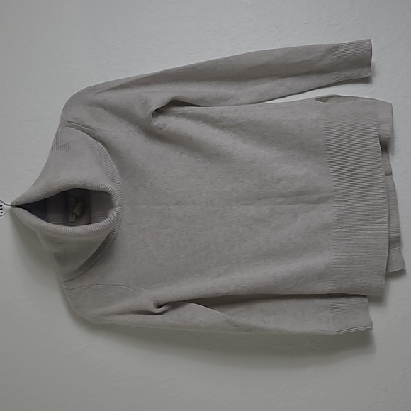 Vertical Design Tops - Vertical Design Cashmere  2 Ply Sweater Top Size S